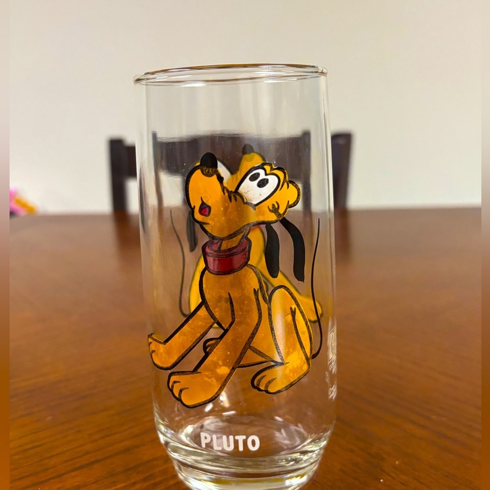 2- VINTAGE PEPSI COLLECTOR DISNEY DRINKING GLASSES: Daisy and Pluto